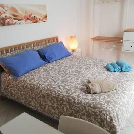 Ferienwohnung Casa A 100Mt Mare Pozzallo Exterior foto