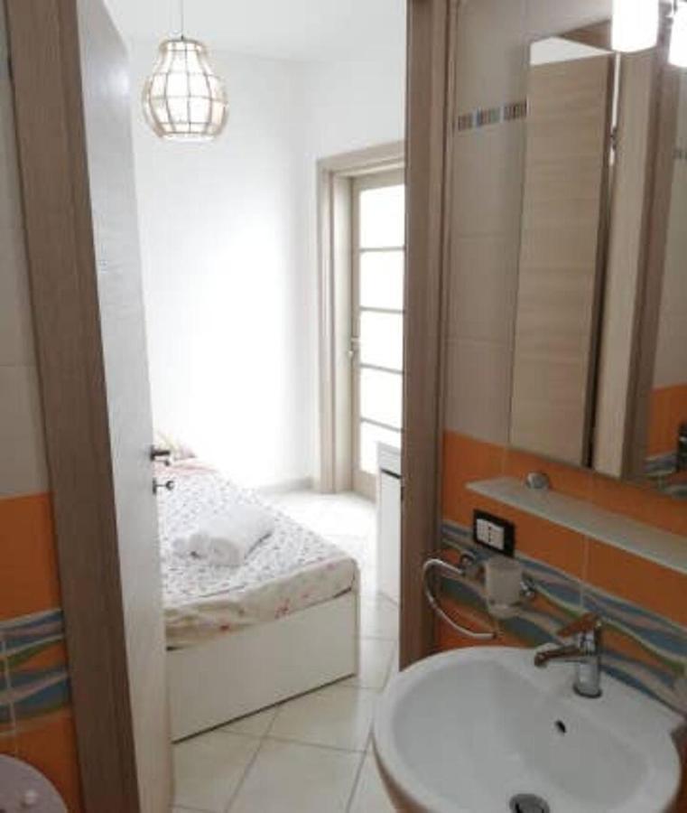 Ferienwohnung Casa A 100Mt Mare Pozzallo Exterior foto